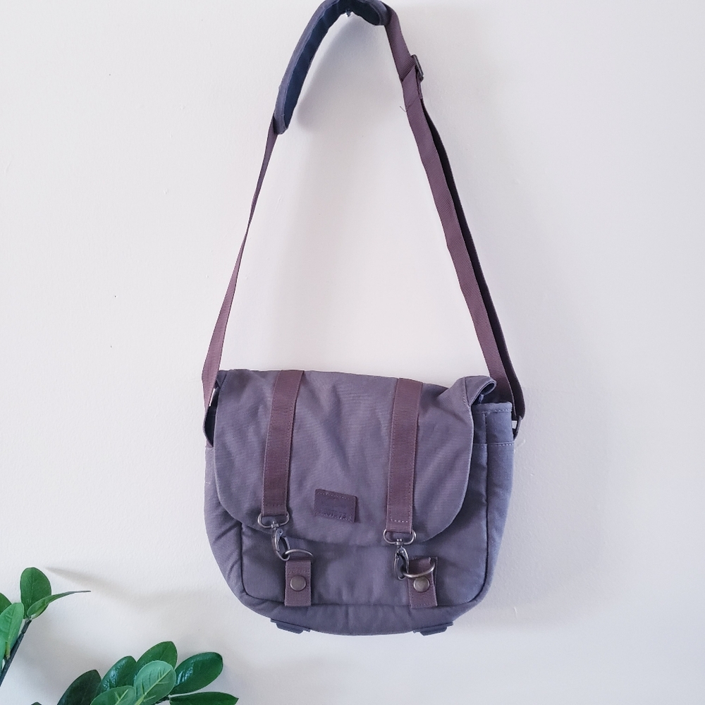 Roots Flannel Digital SLR Camera Bag (RG25) - Grey/Brown Like NEW